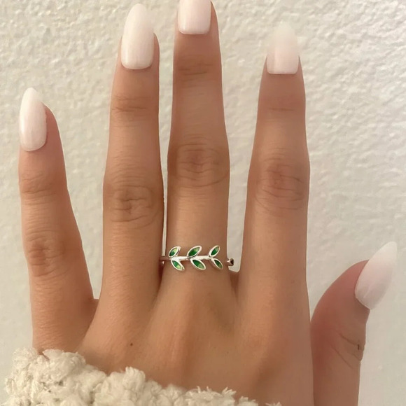 925 Sterling Silver Leaf Wrap Ring Green Dainty Boho Ring Green Leaf Ring - Picture 2 of 6